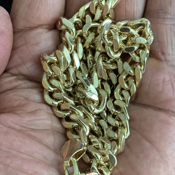 Chain - Picture 3 of 3